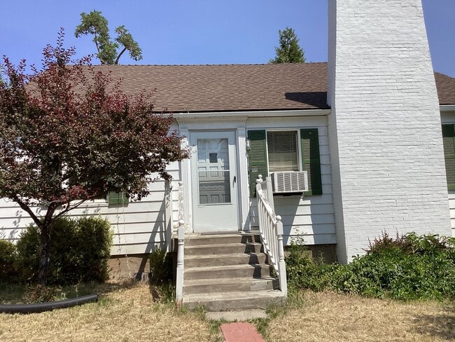 Building Photo - 443 N Laguna St