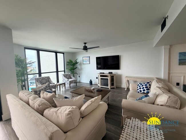 Building Photo - Furnished/Unfurnished 2 Bedroom Unit in Destin-with Beach Access!
