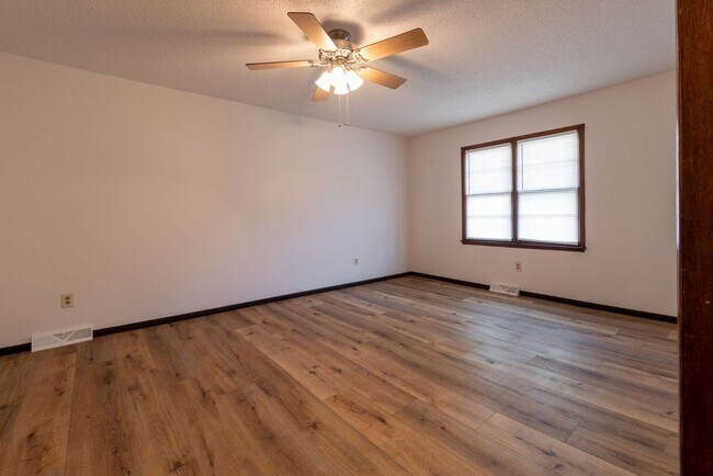 Foto del edificio - Available July 15!