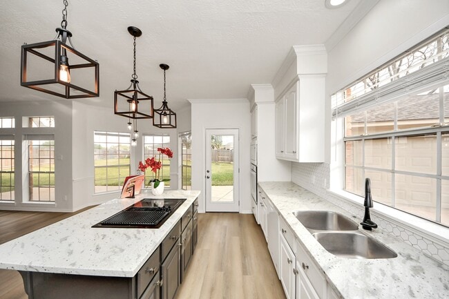 Foto del edificio - 4210 Alcorn Glen Ln