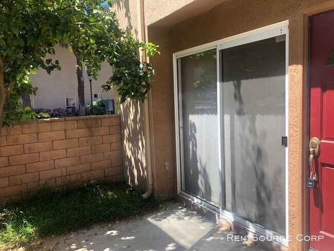 Foto del edificio - 28142 Seco Canyon Rd