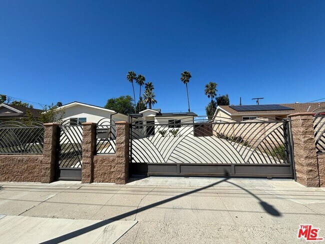Building Photo - 7929 Ethel Ave