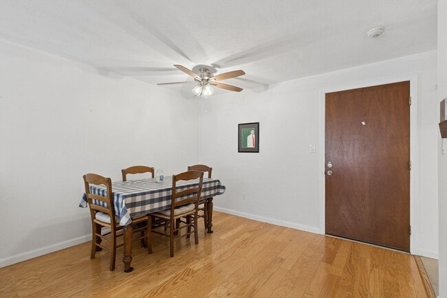 Building Photo - 8 Kenmar Dr