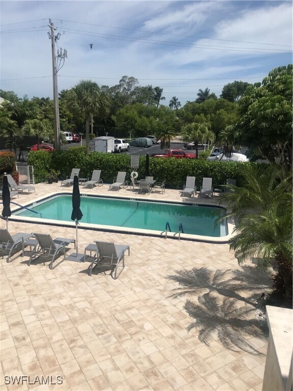 Foto del edificio - 216 Banyan Blvd