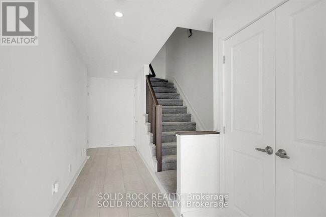 Photo du bâtiment - 574 Tahoe Hts