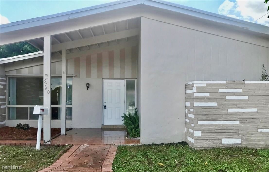 Primary Photo - 4 br, 3 bath House - 6760 Petunia Dr # 1