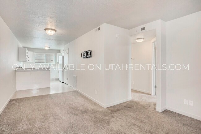 Building Photo - 1081 W 993 N