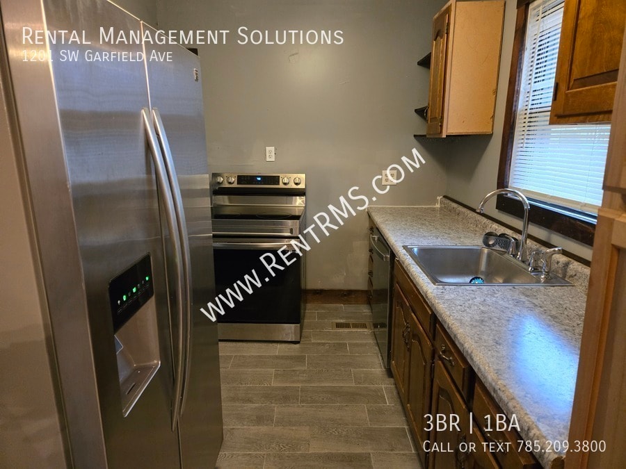 Building Photo - 1201 SW Garfield Ave