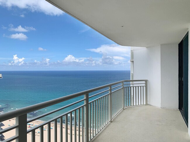 Foto del edificio - 3000 N Ocean Dr