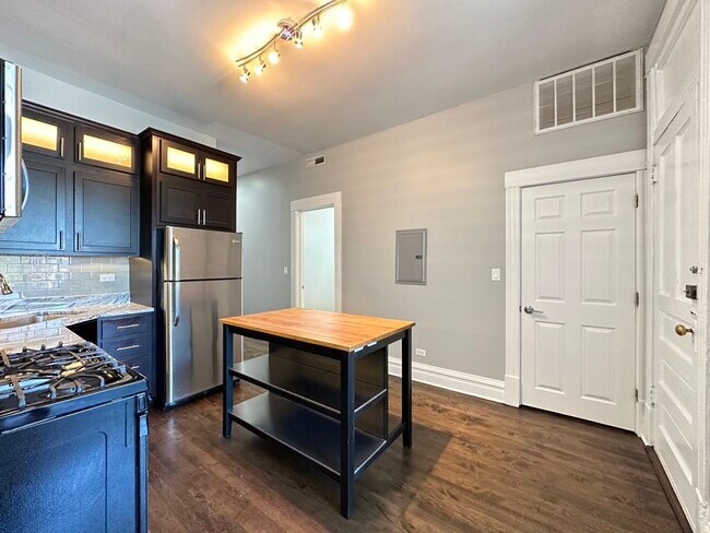 Foto del edificio - 3444 W Wrightwood Ave