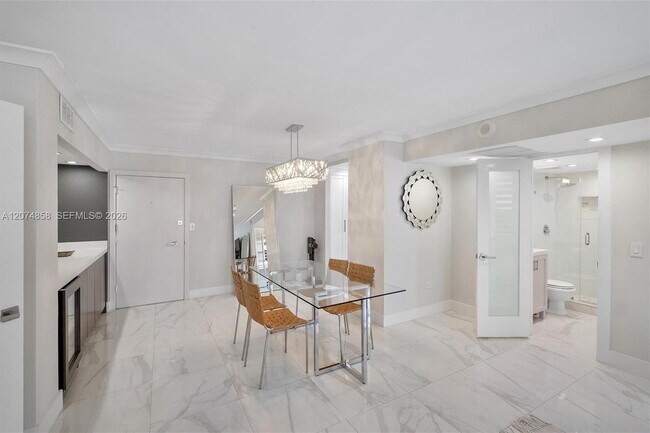 Foto del edificio - 5555 Collins Ave