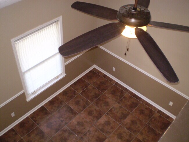 Foto del edificio - 511 E Gillespie St