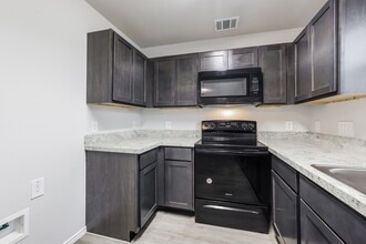 Building Photo - 2650 Bouvardia Wy
