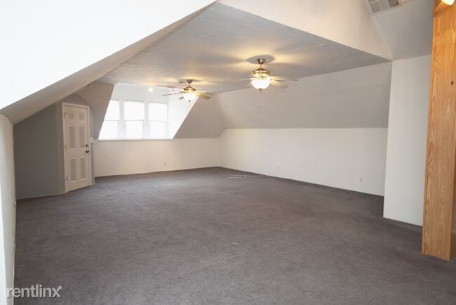 Building Photo - 5711 W Higgins Ave