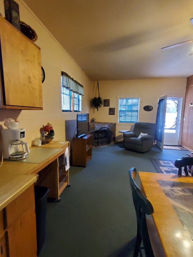 planta abierta - 9835 Bryson City Rd