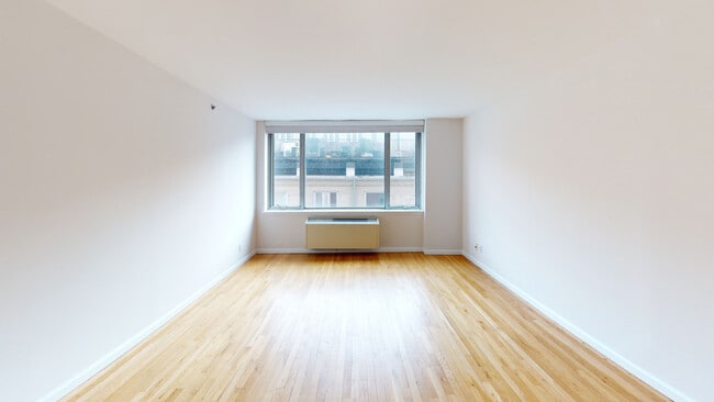 Interior Photo - 21 Chelsea