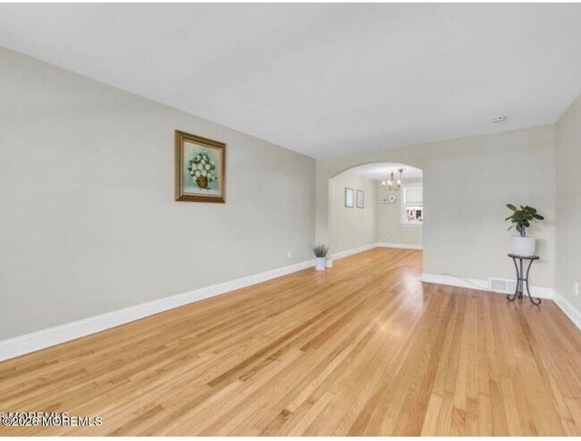 Foto del edificio - 317-325 N Bath Ave