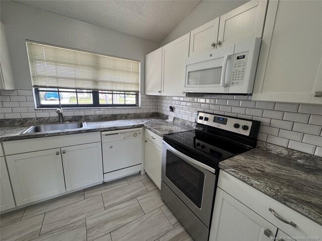 Foto del edificio - 2398 SE Breckenridge Cir