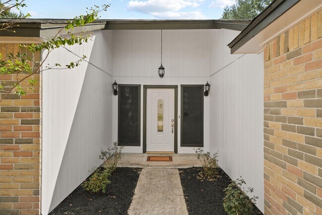Building Photo - 20426 Rustwood Ln