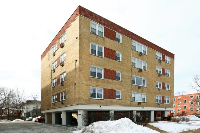 Foto del edificio - 445 Sherman Ave