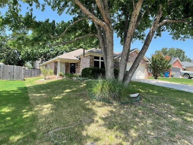 Building Photo - 739 Thousand Oaks Dr