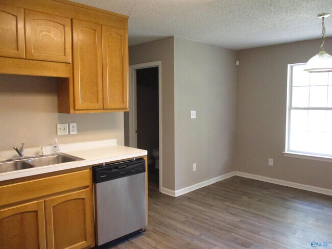 Building Photo - 106 Lonesome Ct