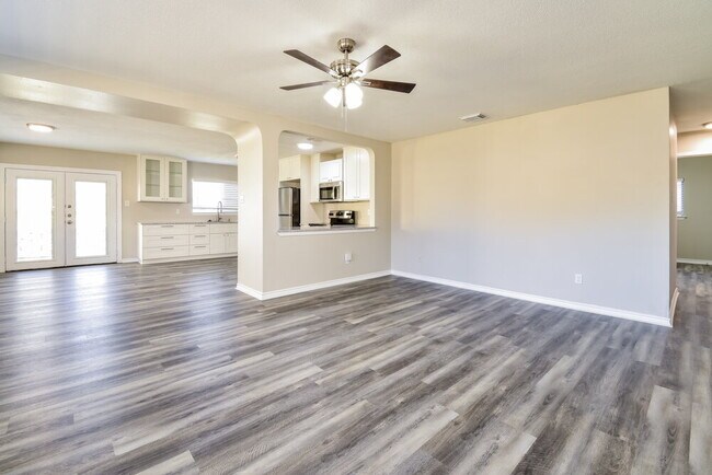 Foto del edificio - 8115 Maple Meadow Dr