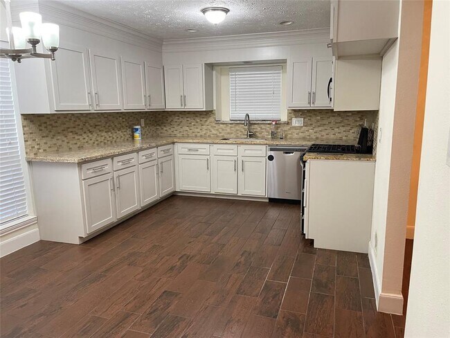 Foto del edificio - 15618 Fox Springs Dr