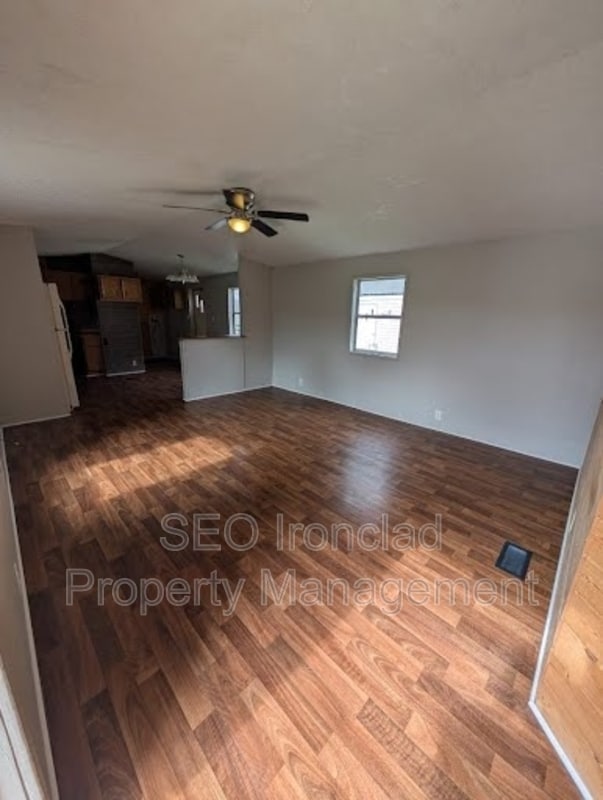 Building Photo - 515 Orme Ave