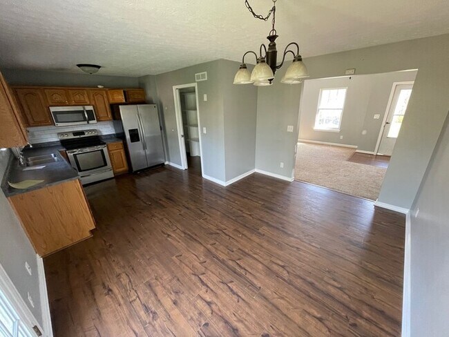 Building Photo - 4BD/3BA Single Family Home