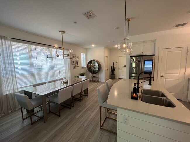 Foto del edificio - 615 Cobblestone Ln