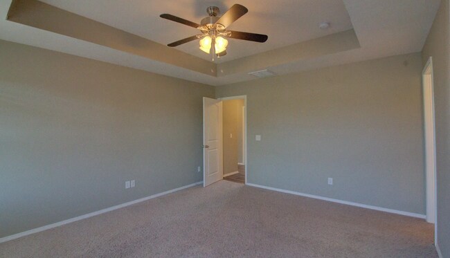 Foto del edificio - Willard School District - 3 bedroom home with a fenced in yard