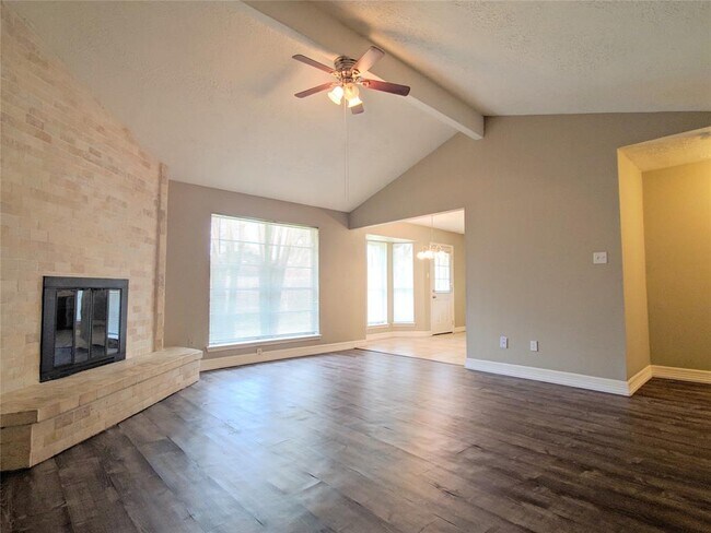 Building Photo - 4527 Towergate Dr