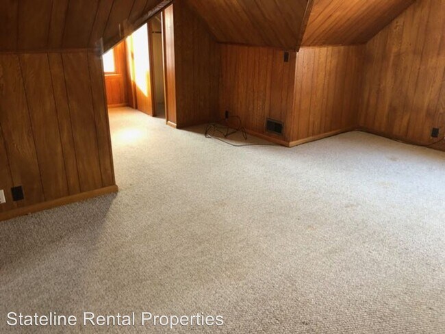 Building Photo - 3 br, 2 bath House - 2211 Van Wie Ave