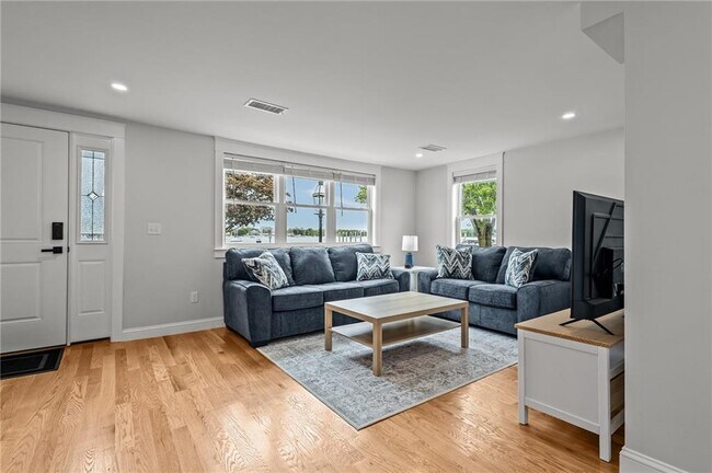 Foto del edificio - 484 Thames St