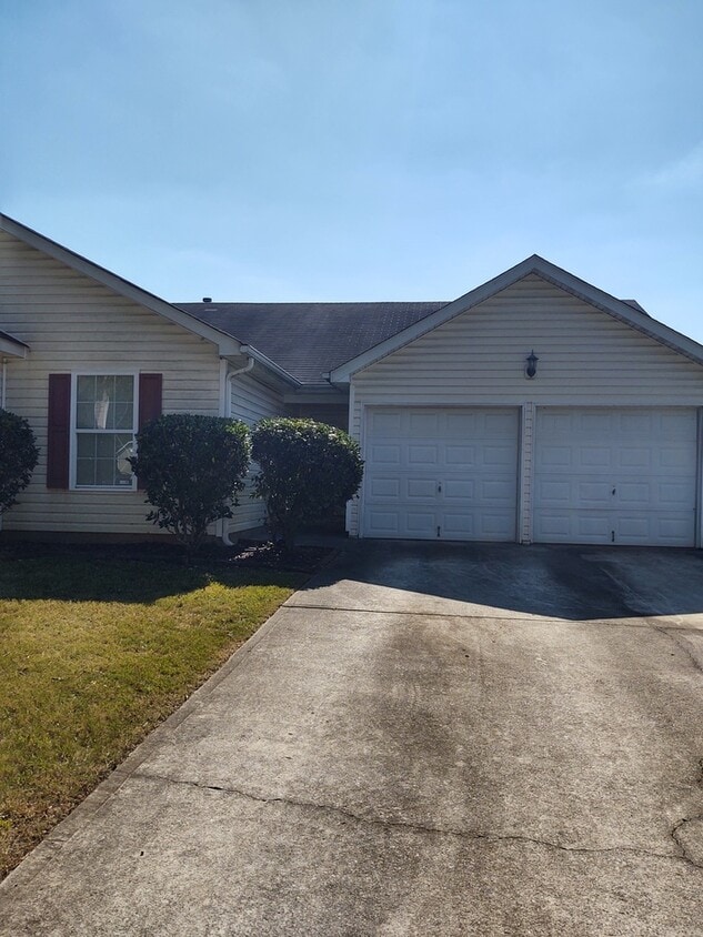 4821 Heather Mill Trace, Snellville, GA 30039 House Rental in
