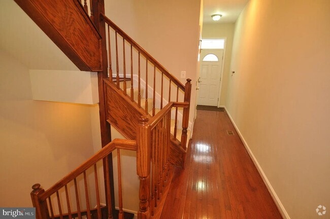 Building Photo - 504 N Chester St