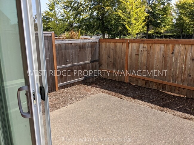Foto del edificio - 17584 SW Devonshire Way