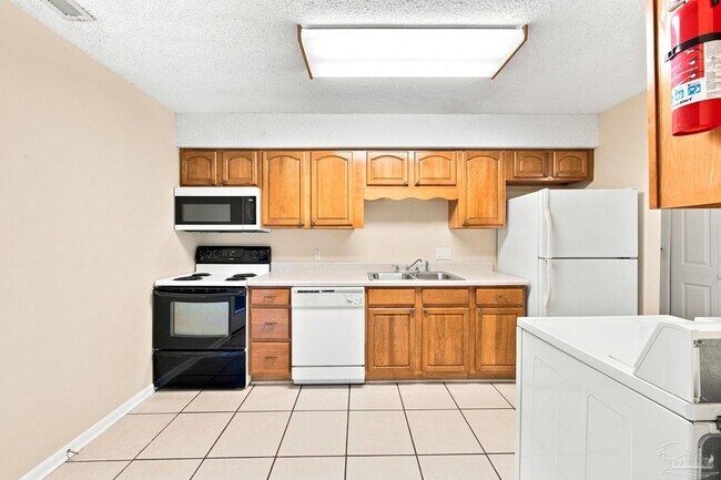 Foto del edificio - 4742 Huron Dr