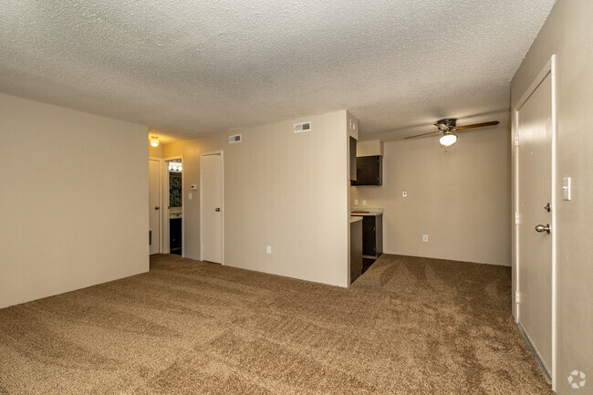 1BR, 1BA - 756SF - Family Room - High Point East Apartment Homes