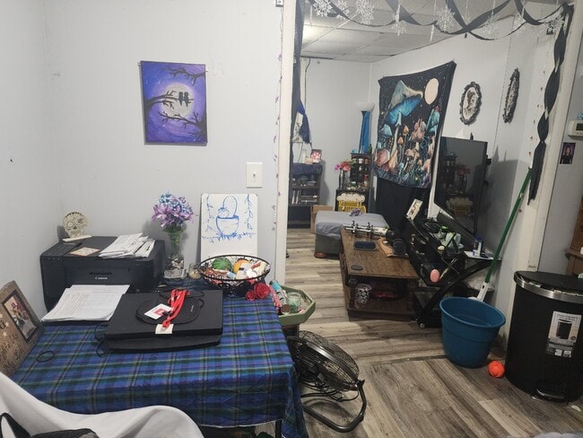 Building Photo - 622 S 4th St