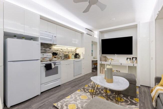 Foto del edificio - 12607 Larchmere Blvd