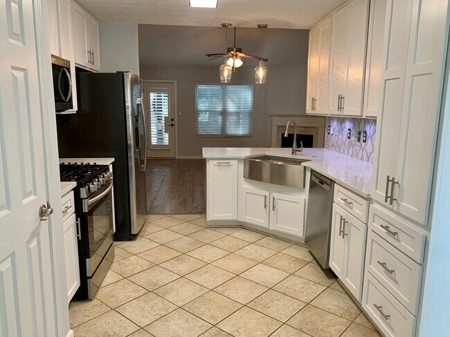 Foto del edificio - 5019 Bathgate Ct