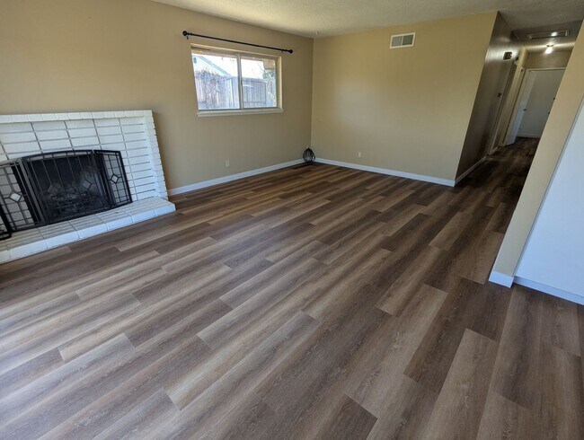 Foto del edificio - 3943 Constellation Rd