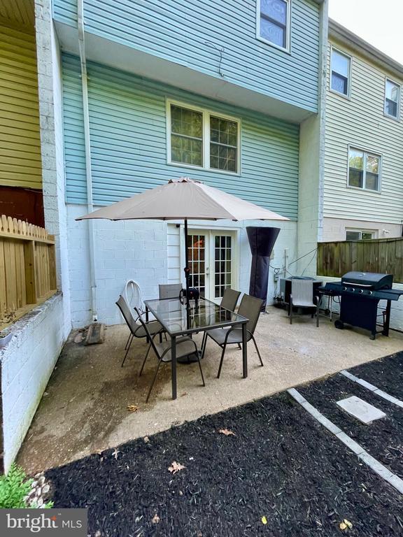 Building Photo - 43 Bristol Ct