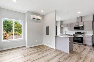 Building Photo - 7150 N Greenwich Ave