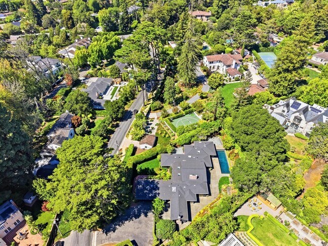 Foto del edificio - 820 Eucalyptus Ave