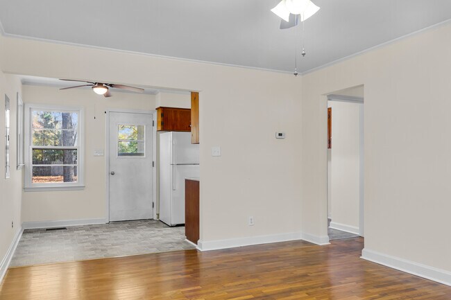 Foto del edificio - 3504 Powell St