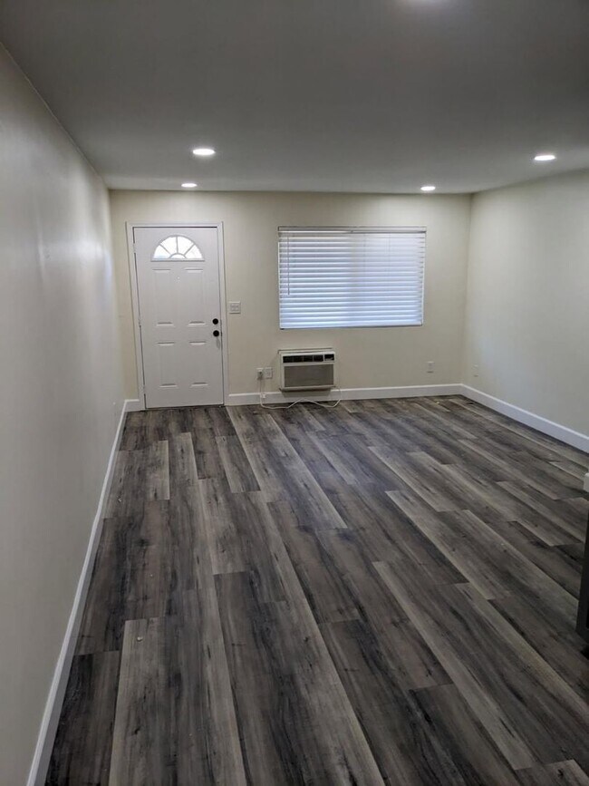 Building Photo - 2900 Lemon St