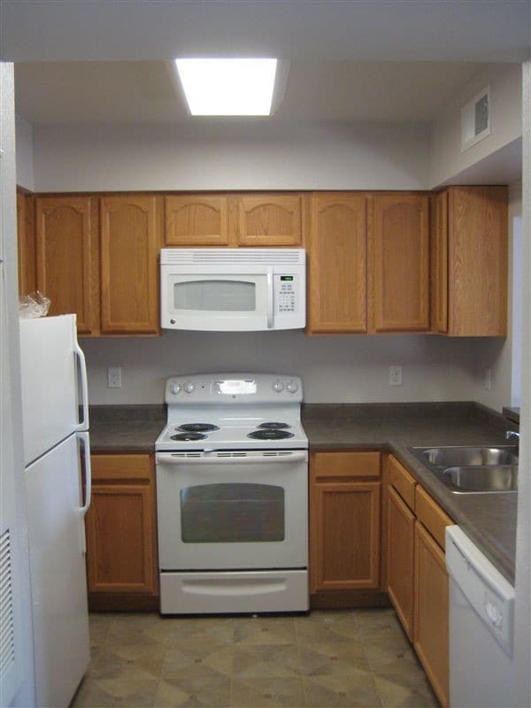 Kitchen - The Orchards at Wildewood Apartments
